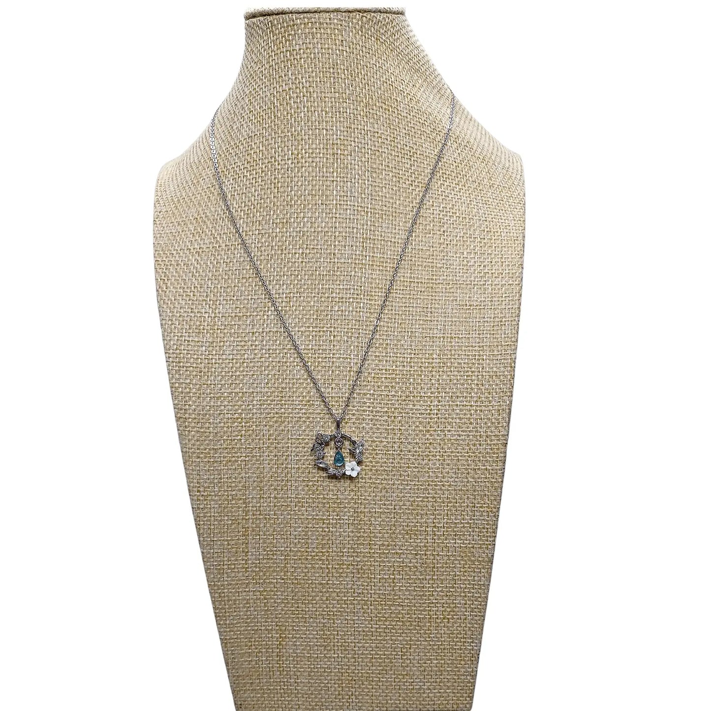 Collar Mariposa de Cerezo
