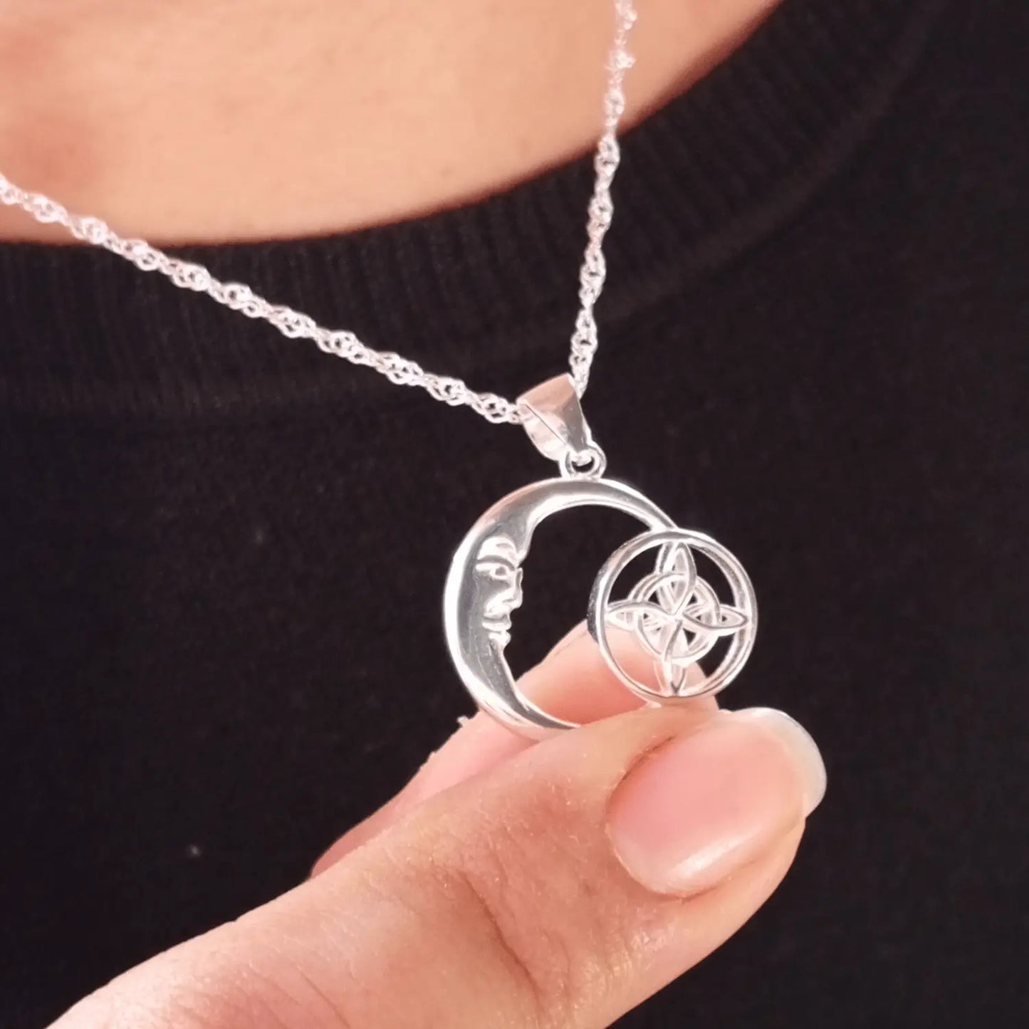 Collar Nudo de Bruja Media Luna de Plata Energía Mágica - Bisutería Lola D