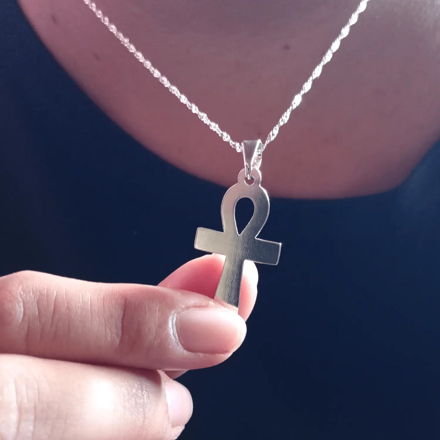 Collar de Plata Cruz Egipcia para el poder - Bisutería Lola D