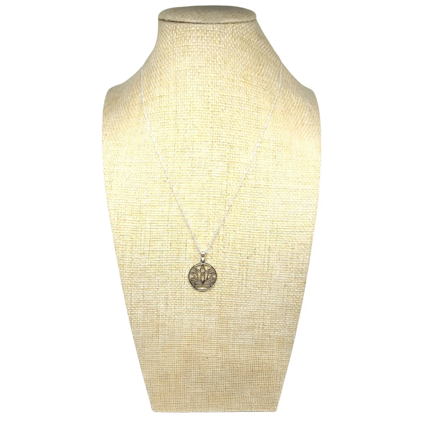 Collar con dije Flor de Loto de Plata - Bisutería Lola C
