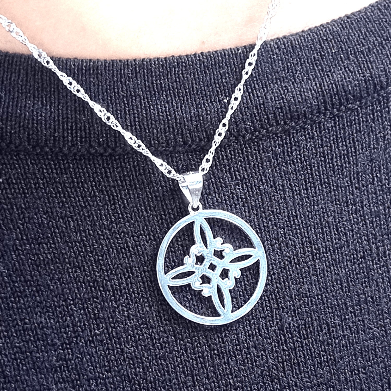 Collar Nudo de Bruja Plata 925 para las Energías - Bisutería Lola D