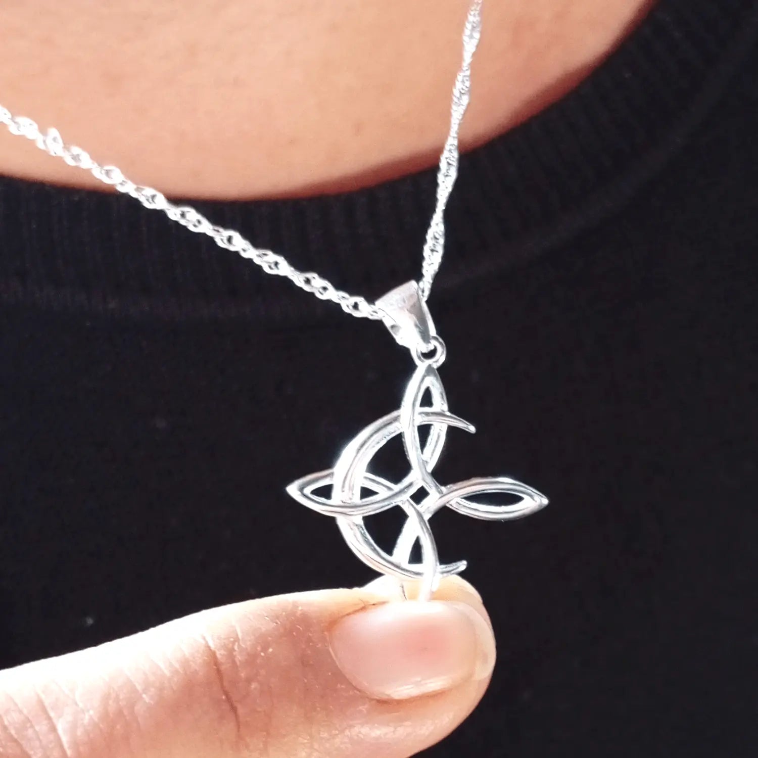 Collar Nudo de Bruja y Media Luna Plata Amuleto Wicca - Bisutería Lola C