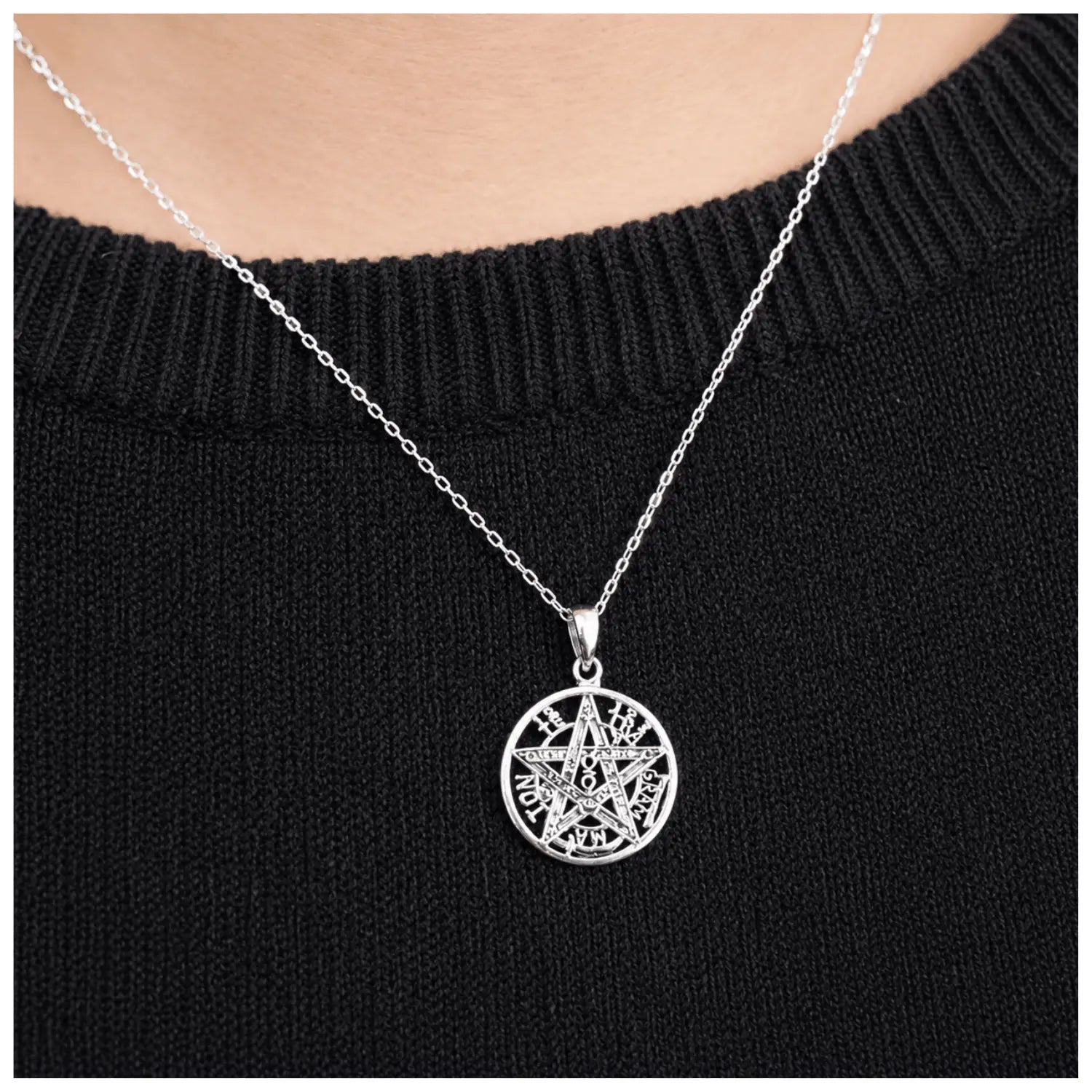 Collar Tetragrámaton de Plata para Protección - Bisutería Lola D