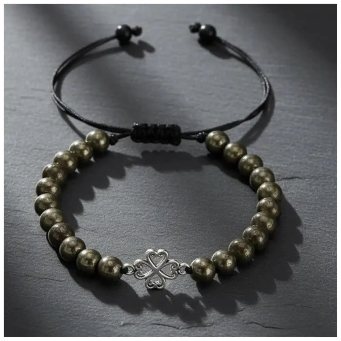 Pulsera Piedra Natural Pirita con Dije Trébol de Plata - Bisutería Lola G