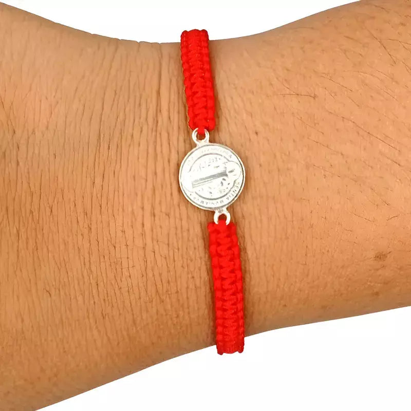 Pulsera Hilo Rojo San Benito Amuleto Protección Ajustable - BisuterÍa Lola D