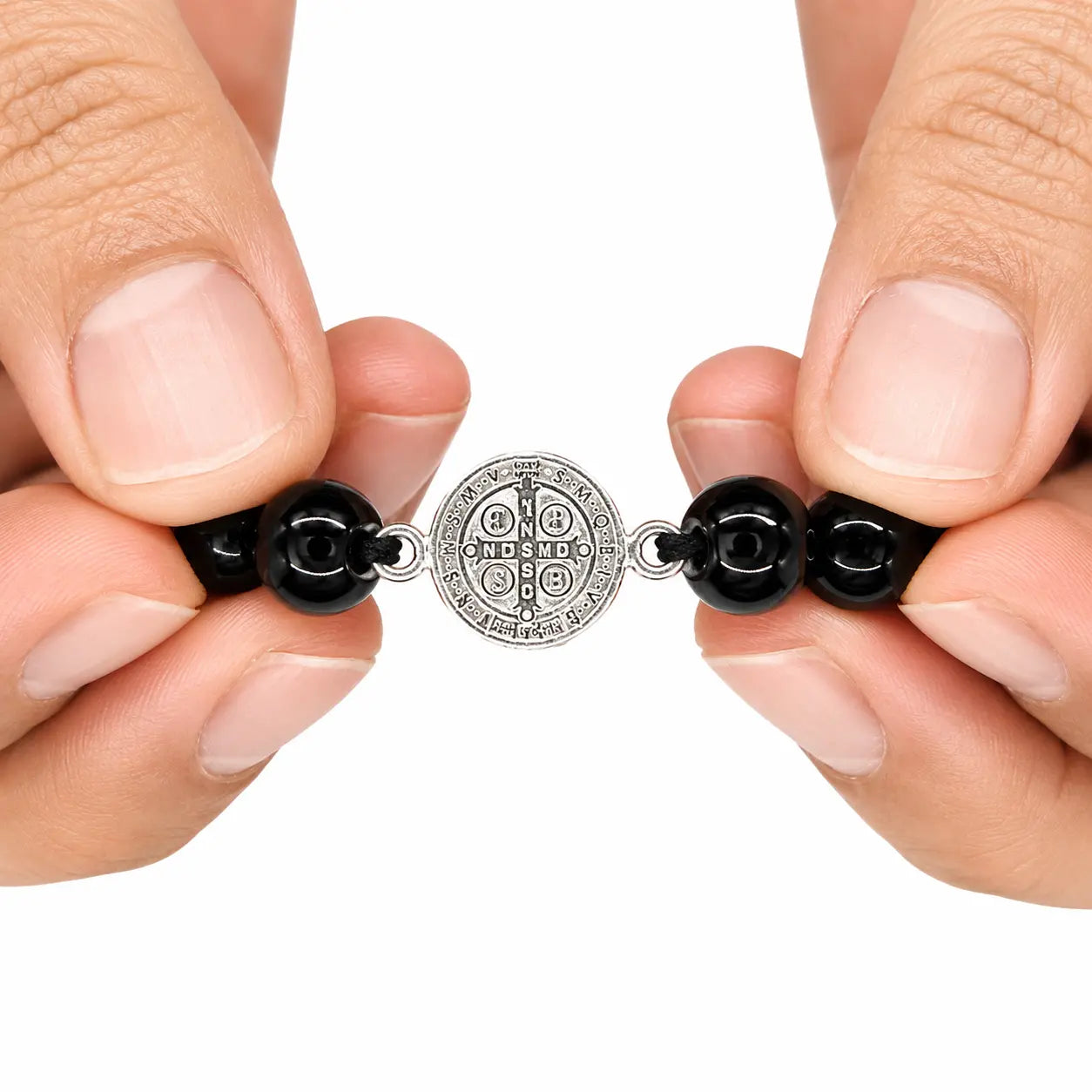 Pulsera Piedra Natural Ónix con Dije San Benito de Plata para Protección - Bisutería Lola F